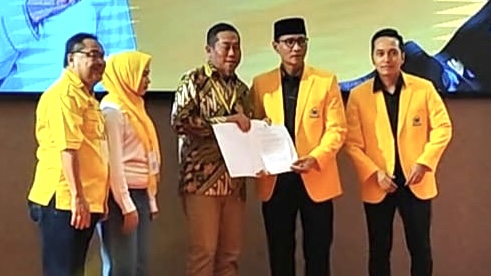 Golkar Resmi Dukung Pasangan Rum-Inah untuk Pilkada Kota Bima 2024 - Kabar Harian Bima