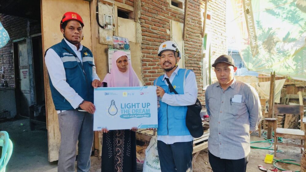 PLN UP3 Bima Wujudkan Impian Masyarakat Kurang Mampu melalui Program ‘Light Up the Dream’ - Kabar Harian Bima