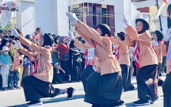 Lomba Gerak Jalan, Tim Putri SDN 40 Lewirato Tampil Memukau - Kabar Harian Bima