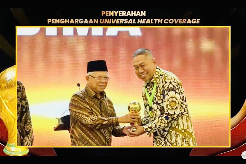 Pj Wali Kota Bima HM Rum Terima Penghargaan UHC dari Wapres RI - Kabar Harian Bima