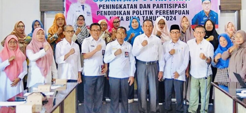 Pj Wali Kota Bima Buka Sosialisasi Pendidikan Politik Perempuan 2024 - Kabar Harian Bima