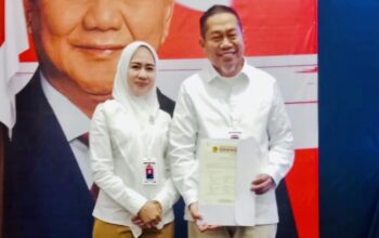 Rum-Inah Terima SK B1KWK Gerindra, Semakin Percaya Diri Hadapi Pilkada Kota Bima - Kabar Harian Bima