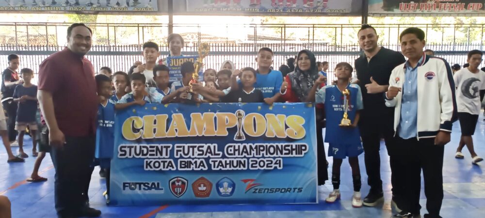 Turnamen Futsal Pelajar Sukses, SDN 01, SMPN 13, dan MAN 1 Kota Bima Raih Gelar Juara - Kabar Harian Bima