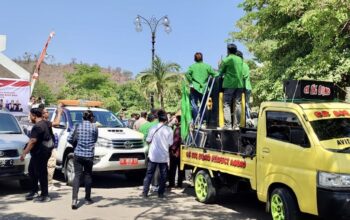 Demonstrasi di Tengah Pelantikan DPRD, Mahasiswa Desak Segera Tuntaskan Akses Jaringan dan Krisis Air Bersih - Kabar Harian Bima