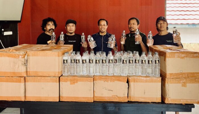 Polsek Rasbar Bongkar Transaksi Miras, 500 Botol Arak Bali Diamankan