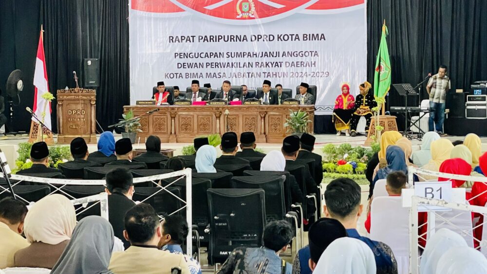 Anggota DPRD Kota Bima Periode 2024-2029 Resmi Dilantik dalam Rapat Paripurna - Kabar Harian Bima