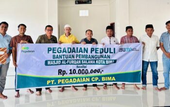 Pegadaian Cabang Bima Serahkan Bantuan untuk Pembangunan Masjid Al Furqan Salama - Kabar Harian Bima