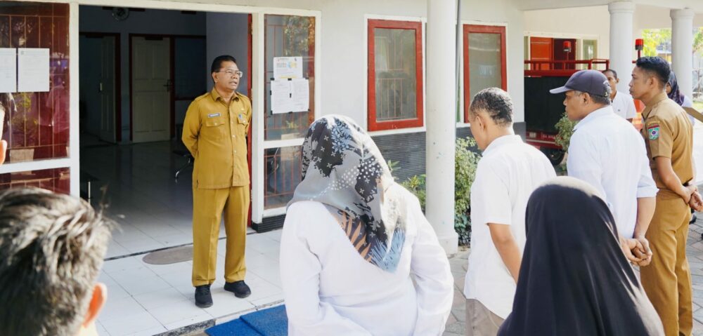 Respon Beredar Video Spanduk Paslon, Pj Sekda Pimpin Apel di Kelurahan Tanjung - Kabar Harian Bima