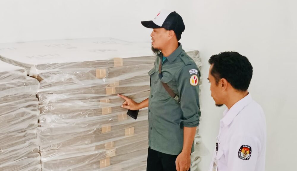 Bawaslu Kota Bima Awasi Distribusi Logistik, KPU Diingkatkan Keamanan Gudang Penyimpanan - Kabar Harian Bima