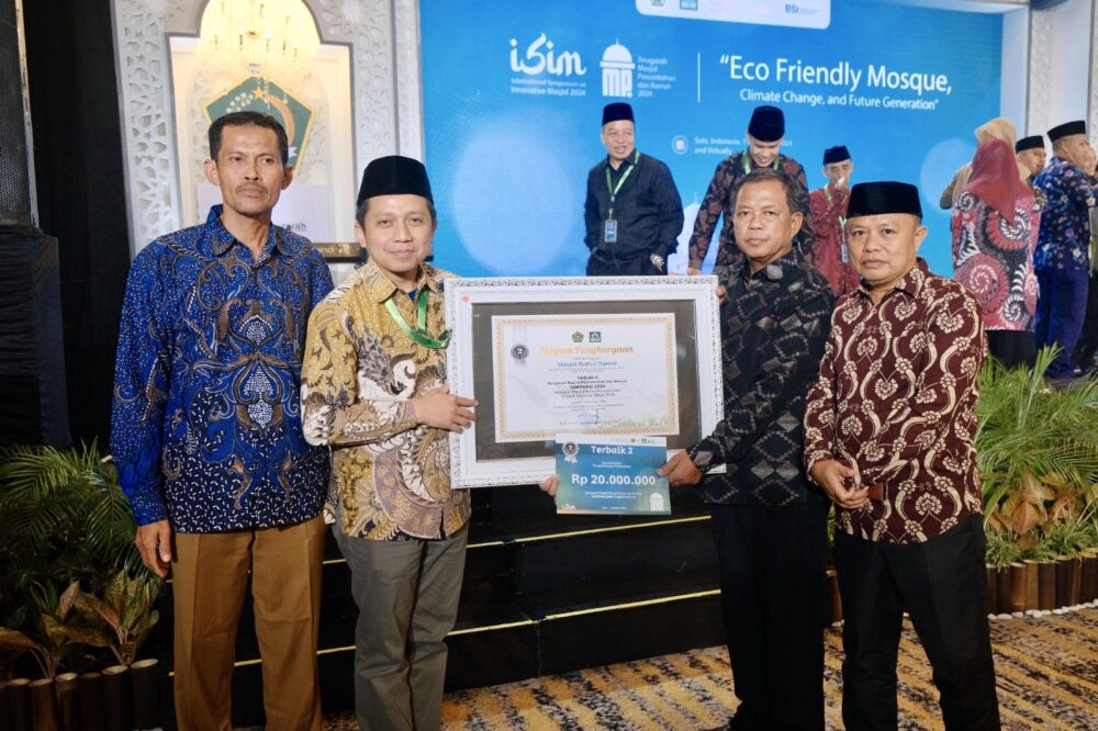 Masjid Baitul Hamid Kota Bima Raih Penghargaan Masjid Percontohan Tingkat Nasional - Kabar Harian Bima