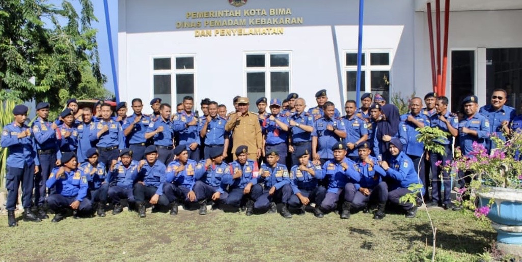 Damkar Kota Bima Dibekali Keterampilan Penyelamatan, Pj Wali Kota: Tingkatkan Kesiapsiagaan Hadapi Darurat - Kabar Harian Bima