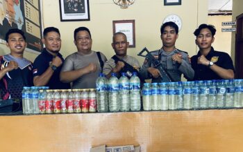 Polsek Sape Gagalkan Peredaran Ratusan Botol Miras Sofi Asal NTT