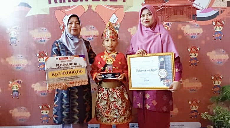 Zaky, Siswa SDN 40 Kota Bima Sabet Juara 3 Festival Tunas Bahasa Ibu Tingkat NTB - Kabar Harian Bima