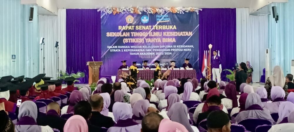 STIKES Yahya Bima Wisuda 224 Mahasiswa dan Lantik Ketua Baru - Kabar Harian Bima