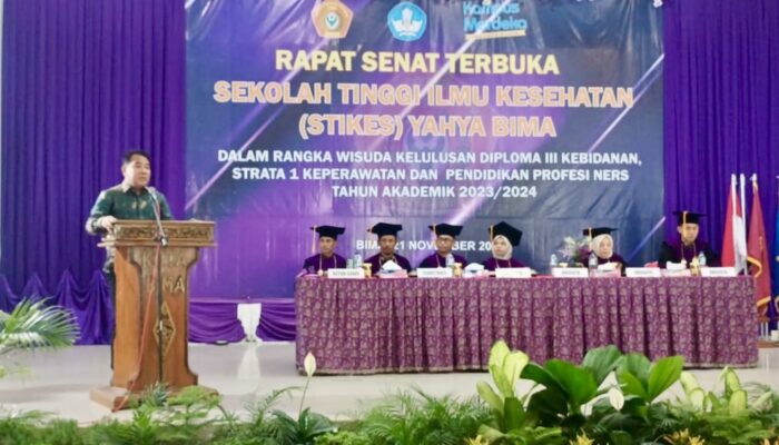 STIKES Yahya Bima Wisuda 224 Mahasiswa dan Lantik Ketua Baru