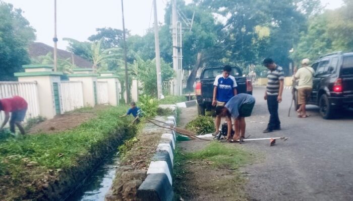 Jaga Keindahan Kota, DLH Intensifkan Pembersihan Drainase dan Semak Liar