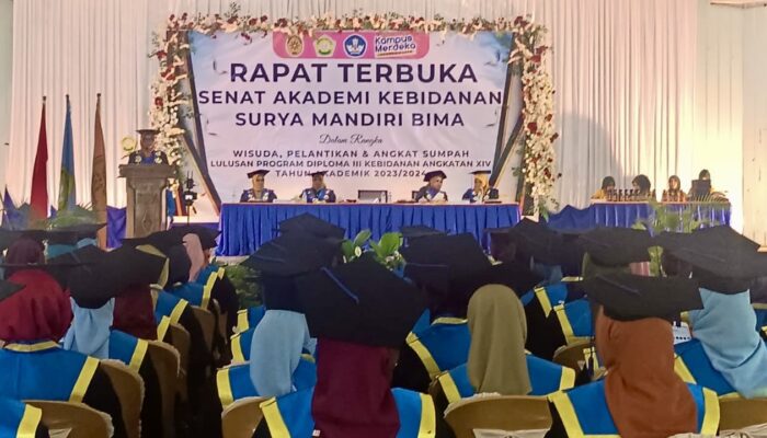 47 Mahasiswa Akbid Surya Mandiri Bima Diwisuda, Cetak Tenaga Kebidanan Profesional dan Berdaya Saing