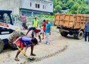 DLH dan TNI Bersihkan Lumpur Sisa Banjir Gunung di Kota Bima - Kabar Harian Bima