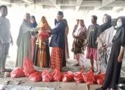 Rayakan Idul Adha, Akbid Harapan Bunda Bima Salurkan Daging Kurban ke Masyarakat