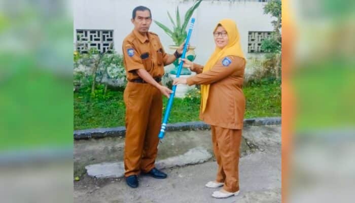 Dorong Kebersihan dan Cegah Stunting, DPPKB Ciptakan Tongkat Pemungut Sampah ‘TORU’