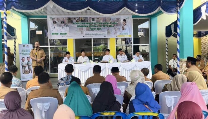 205 Pedagang Bakulan Terima Bantuan Modal dari Baznas, Wawali: Semoga Ekonomi Keluarga Meningkat