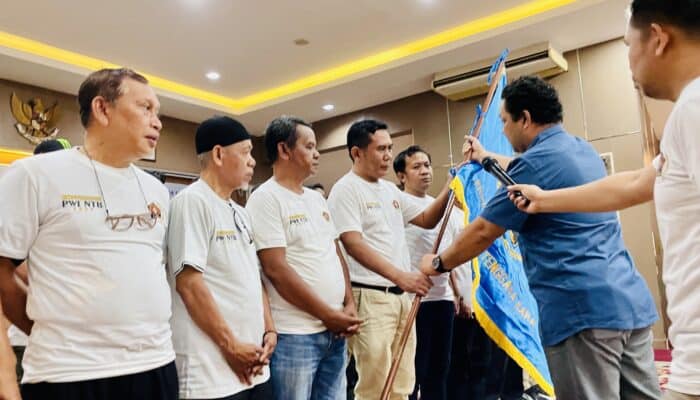 Pengurus PWI NTB Periode 2025–2030 Resmi Dilantik, Ini Pesan Penting PWI Pusat