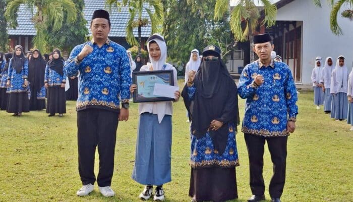 Kado Indah HUT RI, Aisyah Siswi SMKN 3 Kota Bima Bersinar di Kejurnas Taekwondo