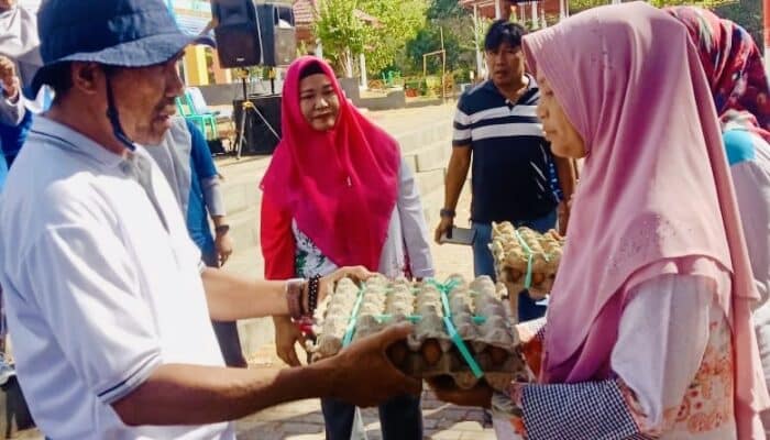 Ikhtiar Tekan Stunting, DPPKB Kota Bima Salurkan Bantuan Nutrisi Telur