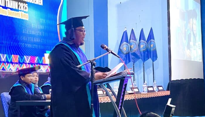 PAD Lemah Daerah Sulit Mandiri, Begini Pesan Dosen STIE Bima di Wisuda 2025