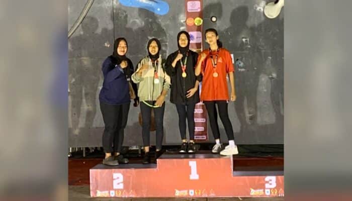 Atlet Panjat Tebing SMAN 2 Kota Bima Ukir Prestasi, Bawa Pulang 2 Emas di Kejurda NTB