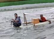 Sampan Pemancing Desa Bajo Tenggelam Saat Gelombang Tinggi