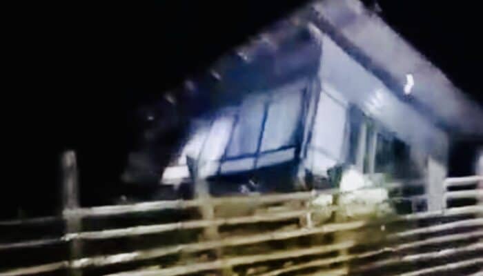 Banjir Terjang Kota Bima, Rumah Panggung Warga Hanyut Terbawa Arus