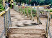 Jembatan Gantung Paruga – Dara Nyaris Putus Akibat Banjir, Warga Dilarang Melintas