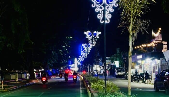 DLH Tata Taman Median Jalan, Percantik Kota Bima dari Amahami hingga Soekarno Hatta