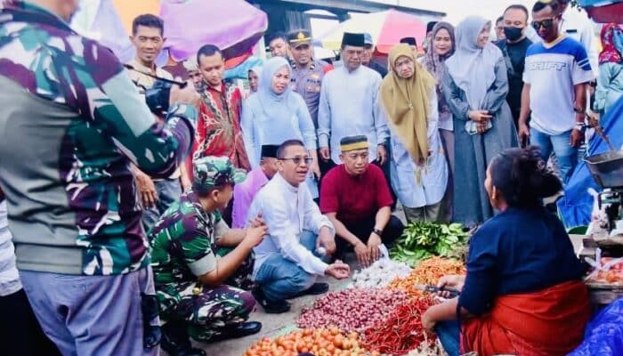 Wakil Wali Kota Bima Blusukan di Pasar Amahami, Pantau Harga dan Stok Pangan