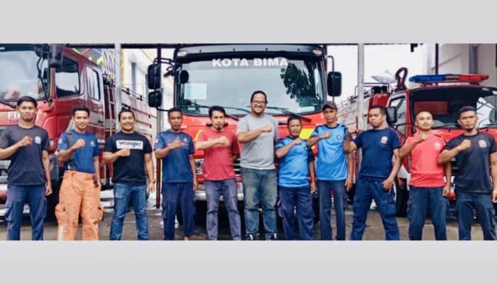 Pemkot Bima Terima Mobil Damkar Hibah dari Mendagri, Kapasitas 3.000 Liter