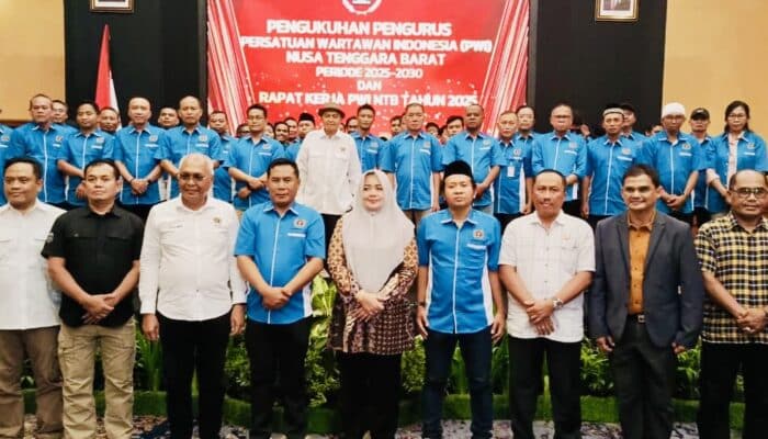 Pengurus Baru PWI NTB Dilantik, Siap Hadapi Tantangan Pers dan Tuan Rumah HPN 2027