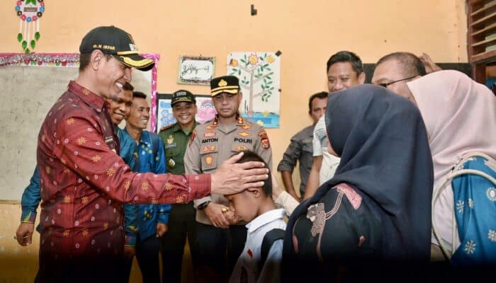 3 Bulan SDN 2 Ntonggu Disegel, Wabup Bima Turun Tangan Buka Akses KBM