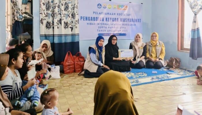 Dosen Akbid Surya Mandiri Bima Laksanakan Pengabdian Masyarakat Terintegrasi Posyandu di Jatibaru