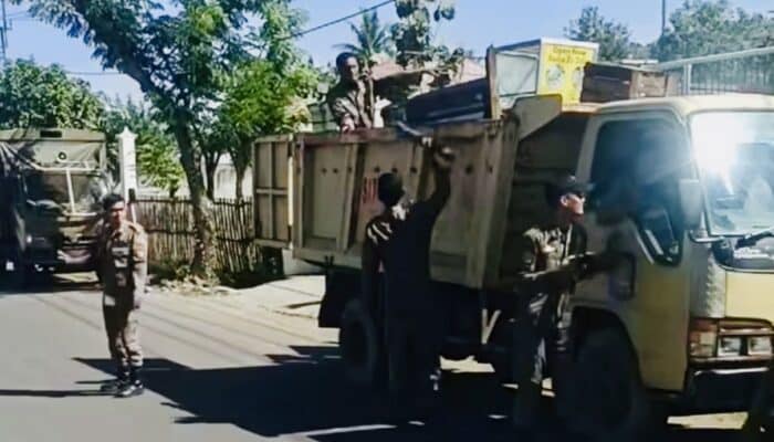 Pol PP Tertibkan Puluhan Lapak PKL, Jalan dan Taman Kota Bima Ditata Kembali