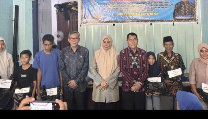 Dinsos Kota Bima Salurkan Bantuan Sandang untuk 164 Warga Rentan