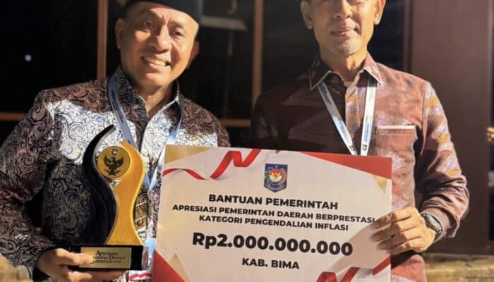 Berhasil Kendalikan Inflasi, Bupati Bima Raih Penghargaan Kemendagri