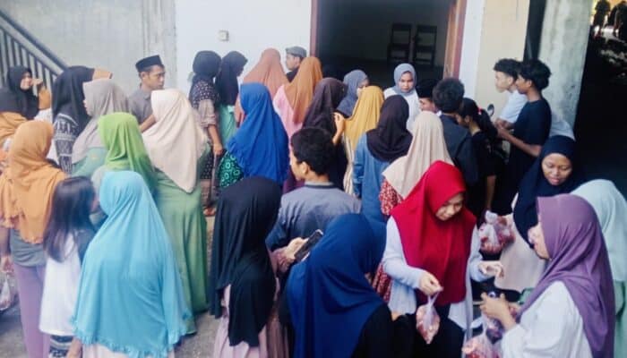 Idul Adha 1447 H, Politeknik Muhammad Dahlan Bima Bagikan 350 Paket Daging Kurban