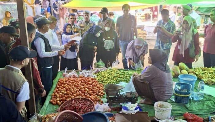 Jelang Idul Adha, TPID Sidak Pasar Amahami