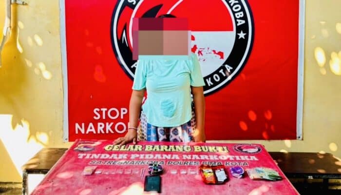 Tak Kapok Masuk Penjara, Perempuan di Bima Ditangkap Lagi dengan 9 Poket Sabu-sabu