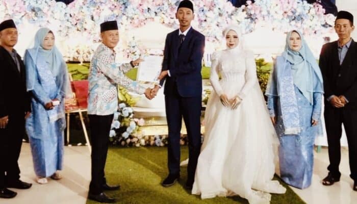 Tekan Stunting dari Hulu, DPPKB Kota Bima Serahkan Sertifikat Elsimil kepada Calon Pengantin