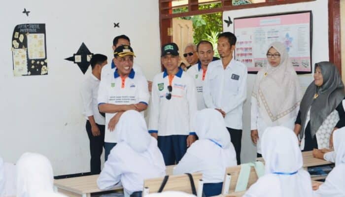 Temui Peserta Siswa SMPN 1 Sape, Bupati Bima Motivasi Peserta MPLS