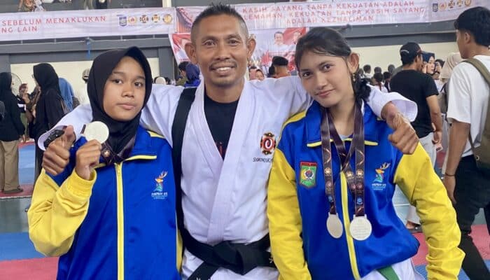 2 Siswi SMAN 4 Kota Bima Sumbang 3 Medali Perak di Kejuaraan Shorinji Kempo se-NTB